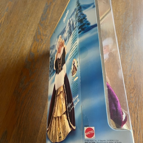 NIB Barbie Happy Holidays Special Edition Doll 1996 - Picture 5 of 8